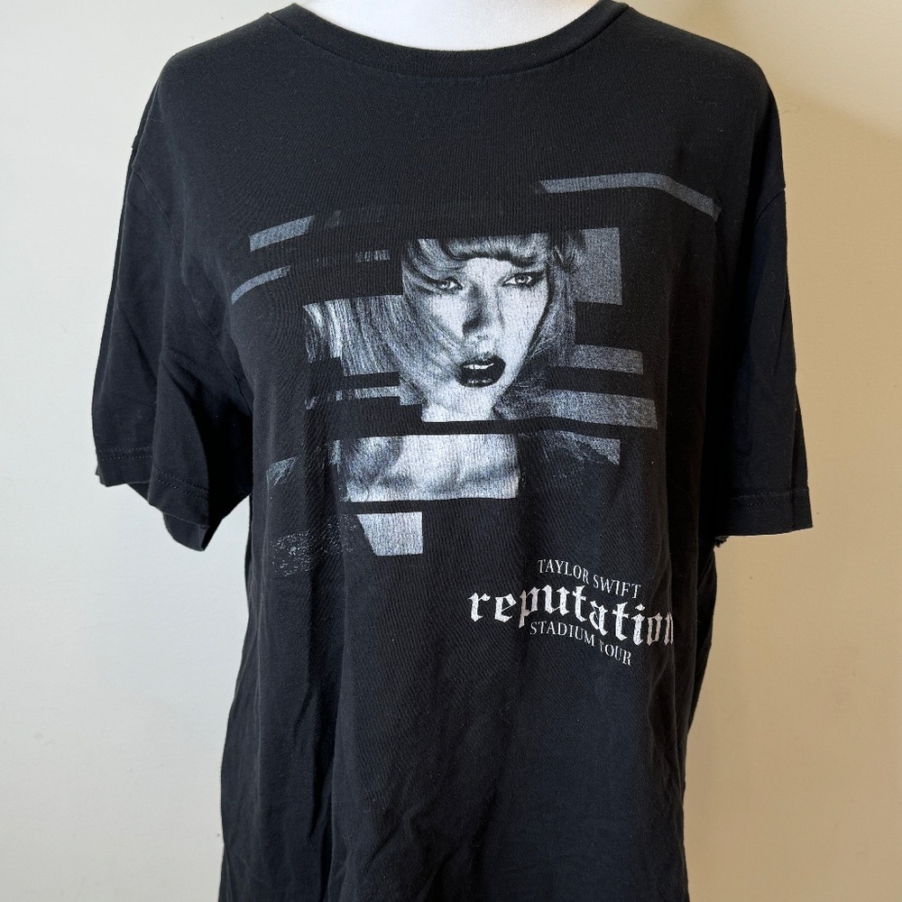 Taylor Swift reputation tour Concert Tee Shirt